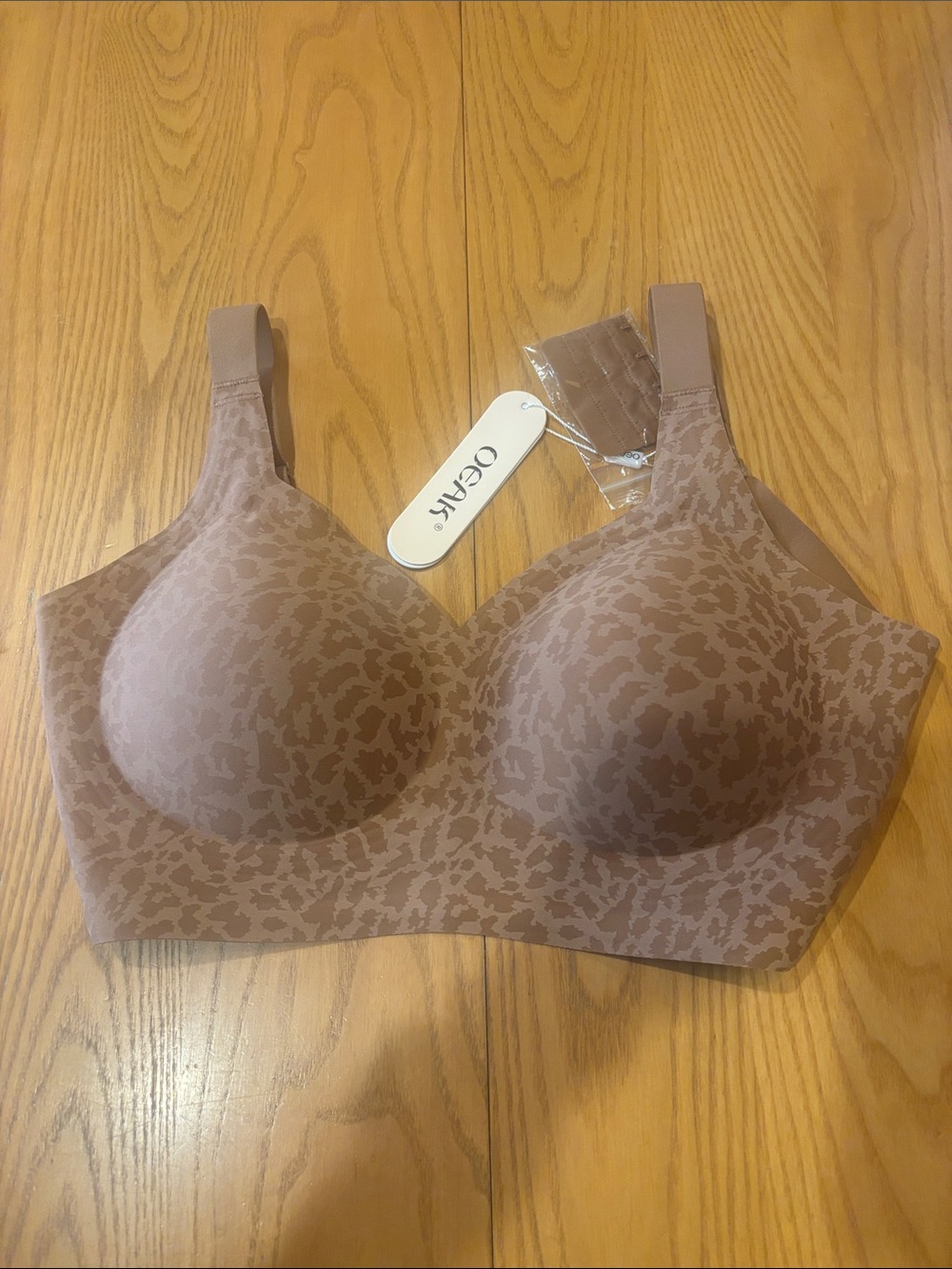 NWT!! Wireless Molded Cup Leopard-Print Bra in Taupe Size Large